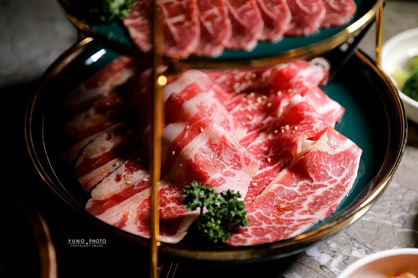 台中市西屯區韓式烤肉控看過來！多種小菜無限續 搭配道地韓式料理超享受｜燒肉春山(台中韓式燒肉推薦)