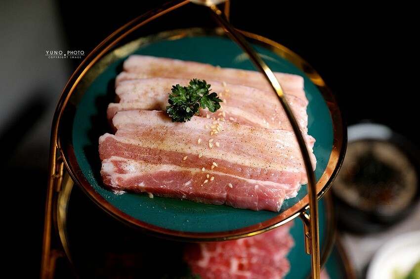 台中市西屯區韓式烤肉控看過來！多種小菜無限續 搭配道地韓式料理超享受｜燒肉春山(台中韓式燒肉推薦)