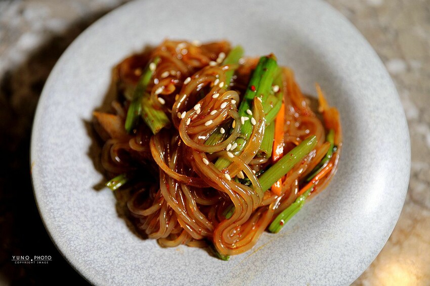 台中市西屯區韓式烤肉控看過來！多種小菜無限續 搭配道地韓式料理超享受｜燒肉春山(台中韓式燒肉推薦)