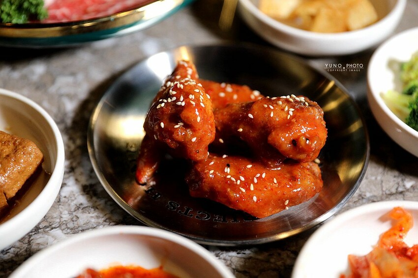 台中市西屯區韓式烤肉控看過來！多種小菜無限續 搭配道地韓式料理超享受｜燒肉春山(台中韓式燒肉推薦)