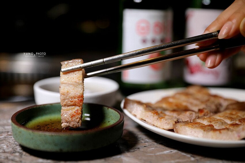 台中市西屯區韓式烤肉控看過來！多種小菜無限續 搭配道地韓式料理超享受｜燒肉春山(台中韓式燒肉推薦)