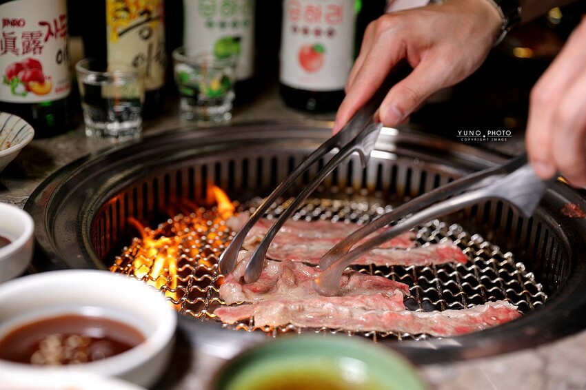 台中市西屯區韓式烤肉控看過來！多種小菜無限續 搭配道地韓式料理超享受｜燒肉春山(台中韓式燒肉推薦)