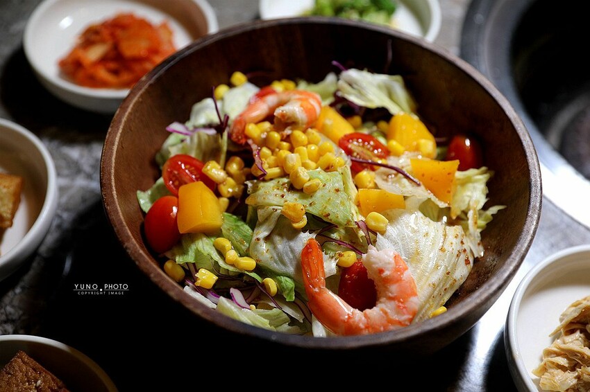 台中市西屯區韓式烤肉控看過來！多種小菜無限續 搭配道地韓式料理超享受｜燒肉春山(台中韓式燒肉推薦)