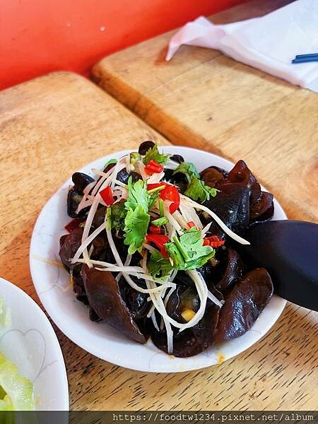 [台北小吃內湖區文德站「民生小吃」不起眼的麵店卻有著簡單的好