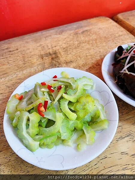 [台北小吃內湖區文德站「民生小吃」不起眼的麵店卻有著簡單的好