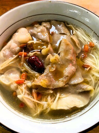 [台北小吃內湖區文德站「民生小吃」不起眼的麵店卻有著簡單的好