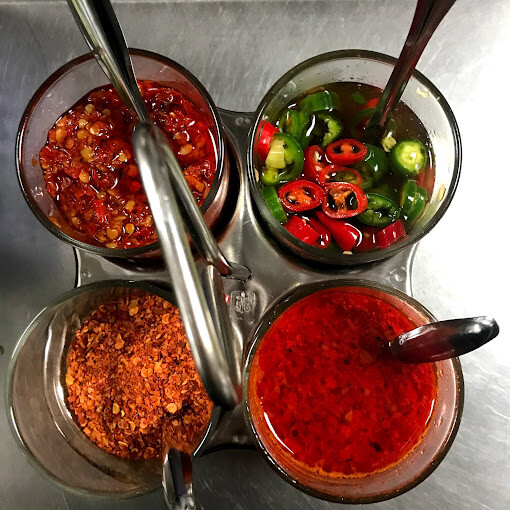 [台北小吃內湖區文德站「民生小吃」不起眼的麵店卻有著簡單的好