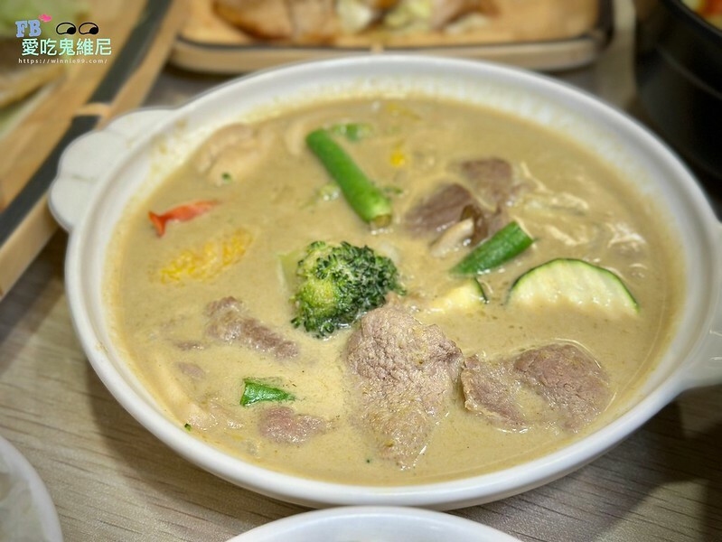 LINE_ALBUM_恰凸恰泰式料理_240608_21