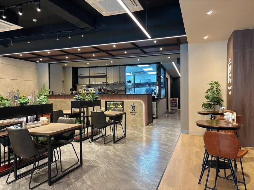 必訪中壢親子咖啡廳Degrees° café 度°，台式漢堡與歐姆蛋捲大推！