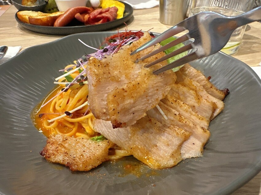 必訪中壢親子咖啡廳Degrees° café 度°，台式漢堡與歐姆蛋捲大推！