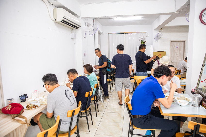 台北市中山區水餃之家｜一天只賣三個半小時！藏身巷弄五十年歷史老牌水餃店