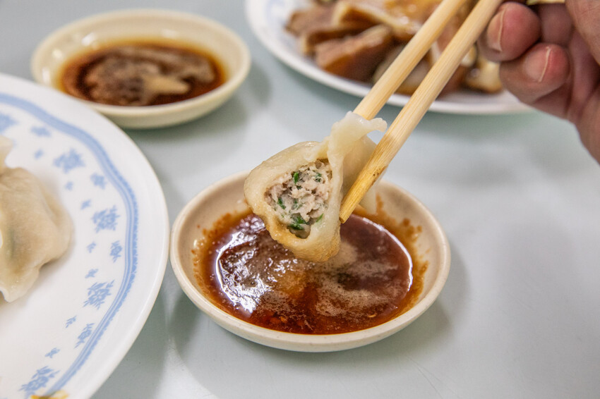 台北市中山區水餃之家｜一天只賣三個半小時！藏身巷弄五十年歷史老牌水餃店