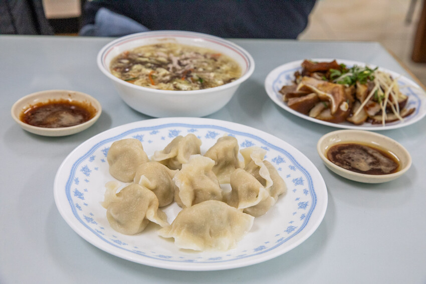 台北市中山區水餃之家｜一天只賣三個半小時！藏身巷弄五十年歷史老牌水餃店