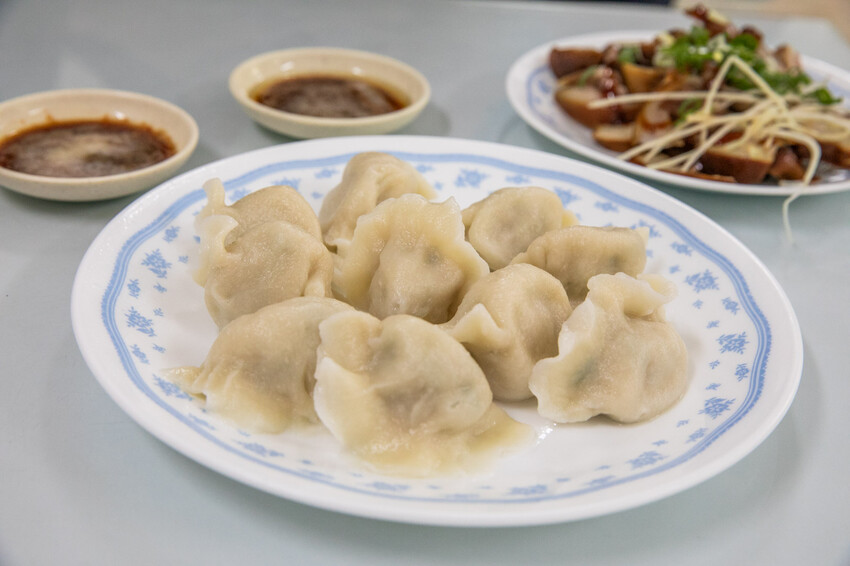 台北市中山區水餃之家｜一天只賣三個半小時！藏身巷弄五十年歷史老牌水餃店
