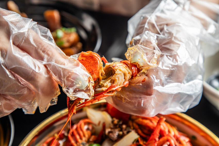 桃園市桃園區魚見你水煮魚中正店｜麻辣鮮香肉質鮮嫩！鄉民私藏不說超大尾麻辣水煮烤魚