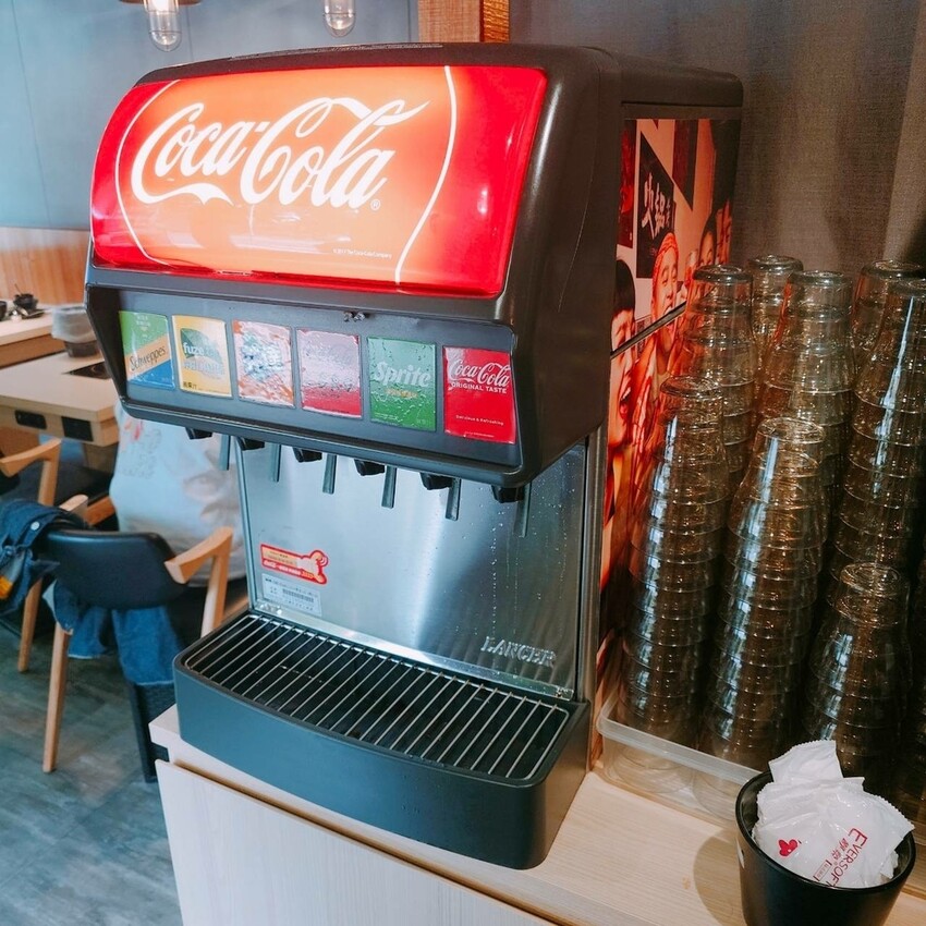 新北市中和區吃火鍋還能看水母！海牧水產鍋物四號公園店探險。