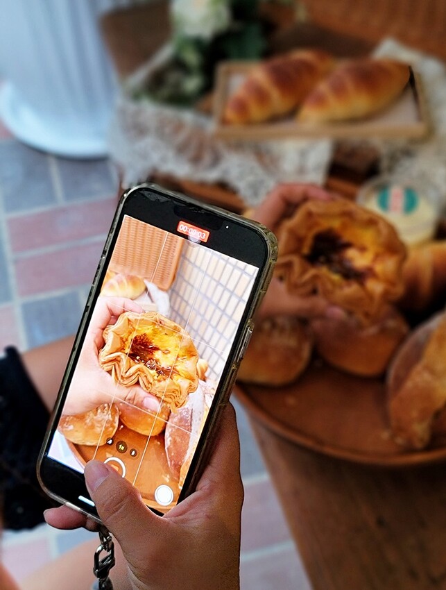 台中市南區新開幕!隱藏在民宅社區內的麵包店,一週只營業四天,鹽之花奶油捲、剝皮辣椒捲、經典可頌都不容錯過!!