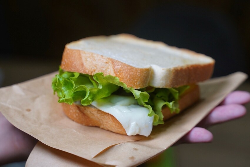 新店報報!新竹人氣早午餐店「植美家」插旗苗栗頭份啦!餐點選擇非常多元,用料又實在,內用提供免費Wifi,還是間不限時咖啡廳!開幕期間,咖啡、拿鐵買一送一!