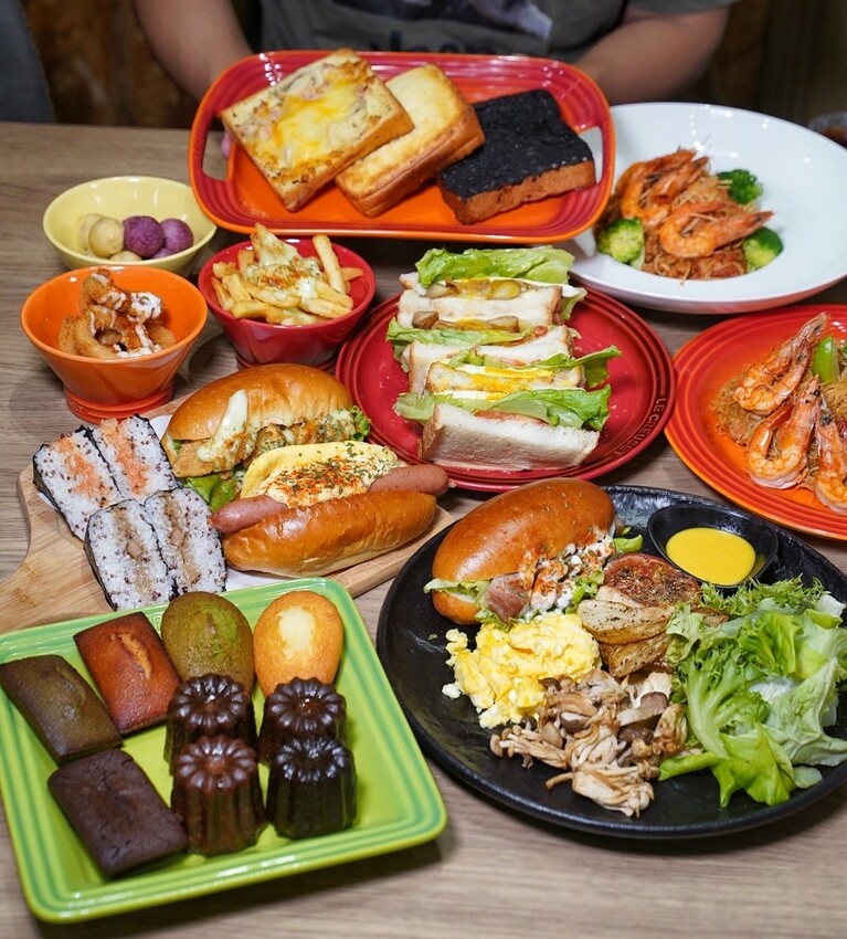 新店報報!新竹人氣早午餐店「植美家」插旗苗栗頭份啦!餐點選擇非常多元,用料又實在,內用提供免費Wifi,還是間不限時咖啡廳!開幕期間,咖啡、拿鐵買一送一!