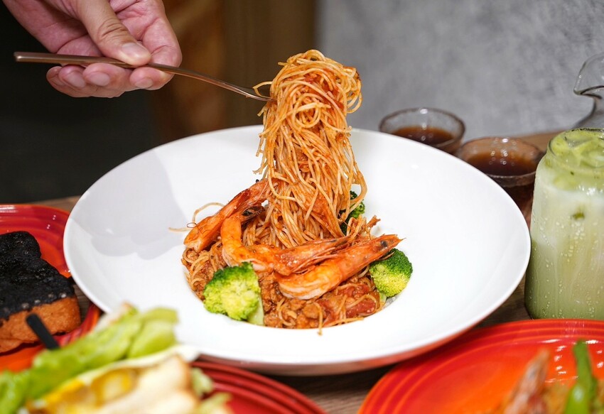 新店報報!新竹人氣早午餐店「植美家」插旗苗栗頭份啦!餐點選擇非常多元,用料又實在,內用提供免費Wifi,還是間不限時咖啡廳!開幕期間,咖啡、拿鐵買一送一!