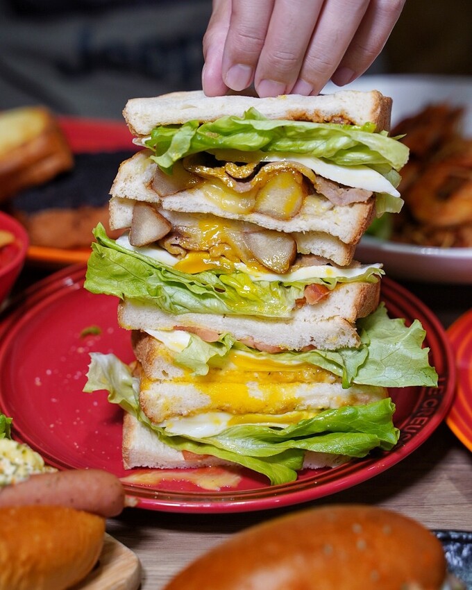 新店報報!新竹人氣早午餐店「植美家」插旗苗栗頭份啦!餐點選擇非常多元,用料又實在,內用提供免費Wifi,還是間不限時咖啡廳!開幕期間,咖啡、拿鐵買一送一!