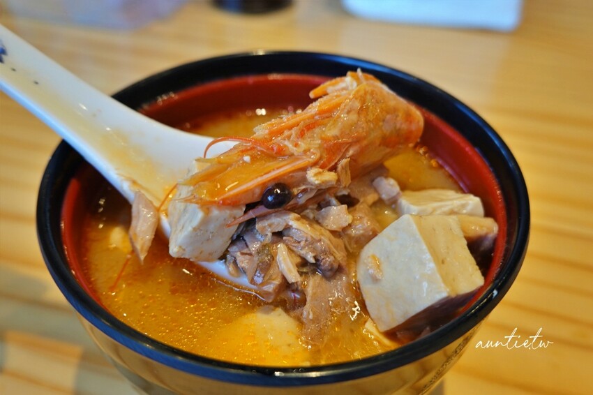 萬里美食推薦5選！新北人必搶比臉大泡芙 隱藏版涼麵，內行人才知道。