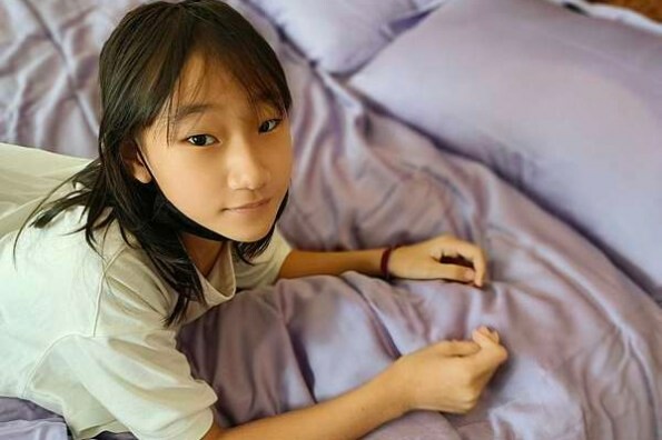 夏日炎炎也要泡湯!入住知本亞灣溫泉飯店,享受晚上泡湯的樂趣和超棒的露天湯泉泳池,帶著全家來個愜意的假期,讓小孩也能玩得開心。