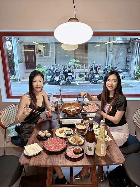 台北市大安區[大安區美食] Bulimia 路易奇手切溫體牛火鍋 蔬菜湯底自然鮮甜！#大安區國父紀念館美食 @蛋寶趴趴go