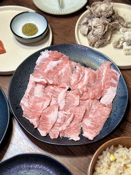 台北市大安區[大安區美食] Bulimia 路易奇手切溫體牛火鍋 蔬菜湯底自然鮮甜！#大安區國父紀念館美食 @蛋寶趴趴go