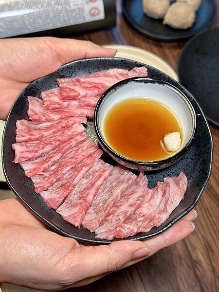 台北市大安區[大安區美食] Bulimia 路易奇手切溫體牛火鍋 蔬菜湯底自然鮮甜！#大安區國父紀念館美食 @蛋寶趴趴go