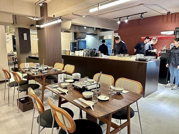 台北市大安區[大安區美食] Bulimia 路易奇手切溫體牛火鍋 蔬菜湯底自然鮮甜！#大安區國父紀念館美食 @蛋寶趴趴go