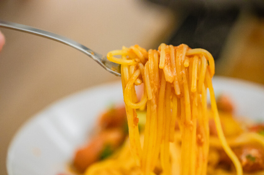 高雄市苓雅區高雄必訪！義万両洋食·咖啡：品味正宗義式料理與香濃咖啡