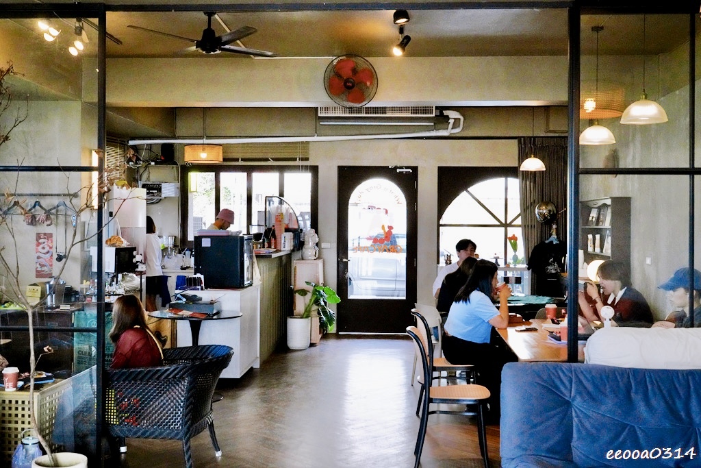 新北一日遊提案｜GRAY CAFE 咖灰喝咖啡+白沙灣看海玩