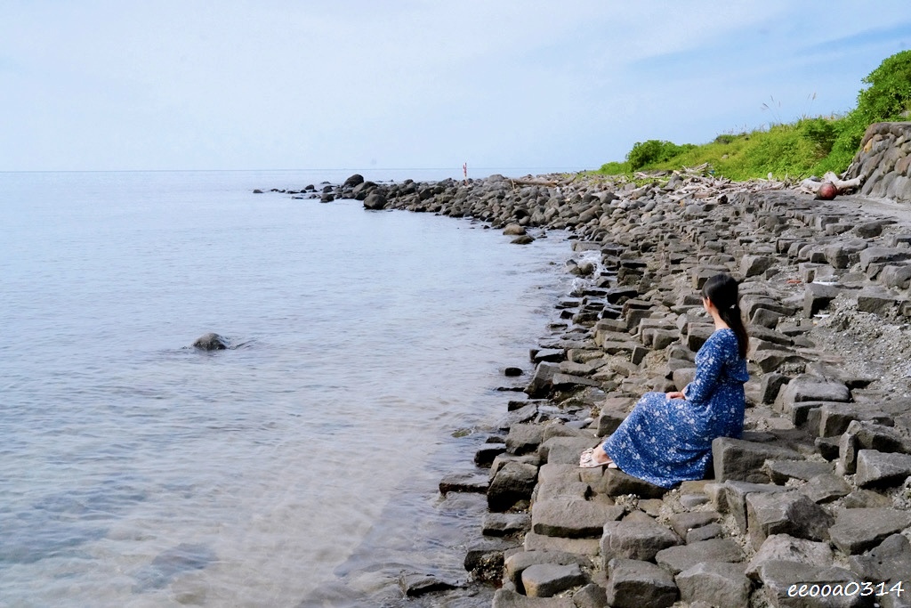 新北一日遊提案｜GRAY CAFE 咖灰喝咖啡+白沙灣看海玩