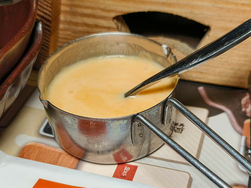 信義區A5和牛漢堡排！焱の挽肉微風信義店，平日午間三小時饕客必吃。