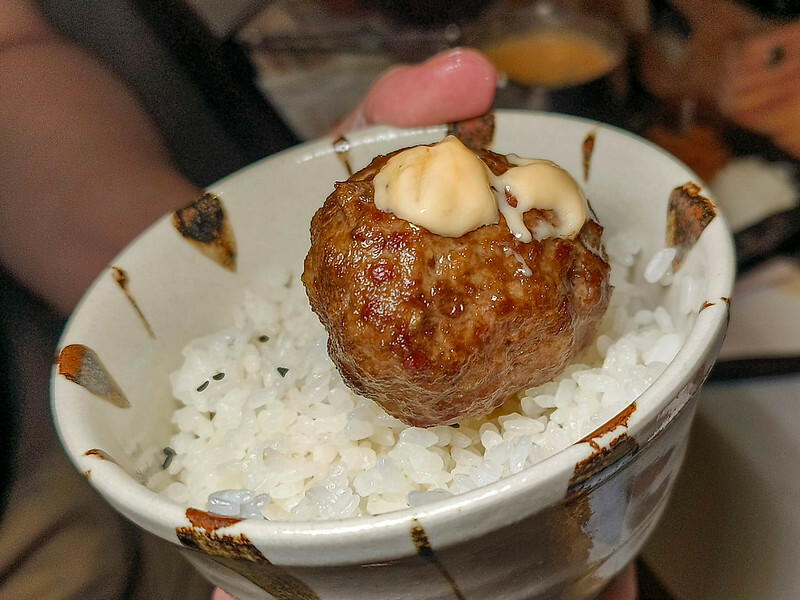 信義區A5和牛漢堡排！焱の挽肉微風信義店，平日午間三小時饕客必吃。