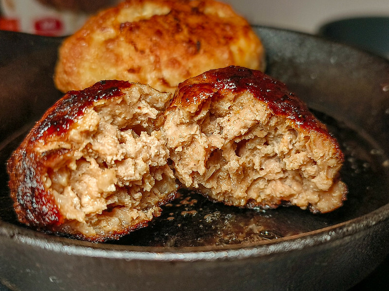 信義區A5和牛漢堡排！焱の挽肉微風信義店，平日午間三小時饕客必吃。