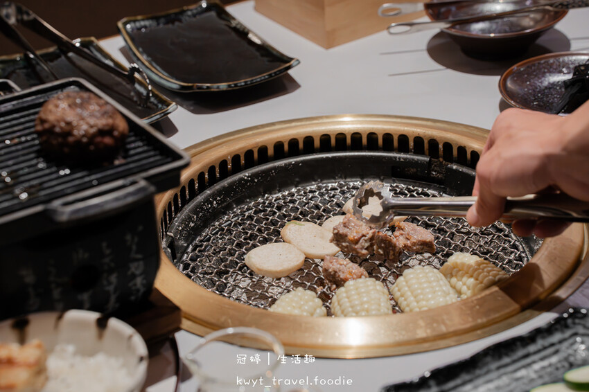 台北漢堡排推薦_焱の挽肉台北微風信義店，三種漢堡排，三小時限