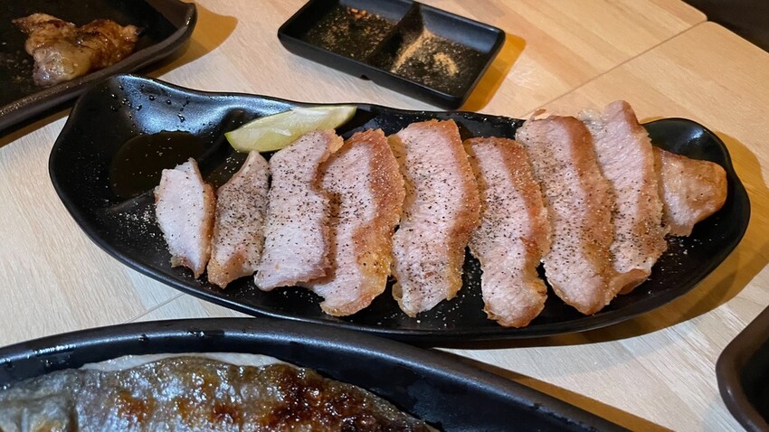 「串燒19元起！柒息地新莊分店：一醬入魂，荷包失血0%！深夜