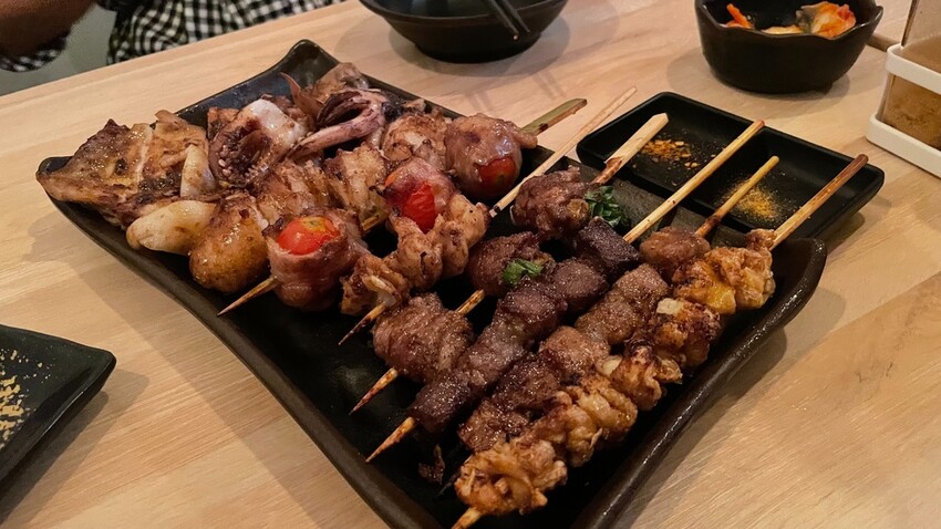 「串燒19元起！柒息地新莊分店：一醬入魂，荷包失血0%！深夜