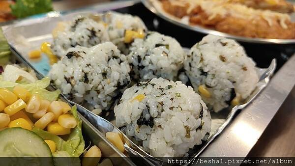 宜蘭壯圍超人氣韓式料理 朋月栻古亭穀倉韓雞一號倉尺洞 超浮誇