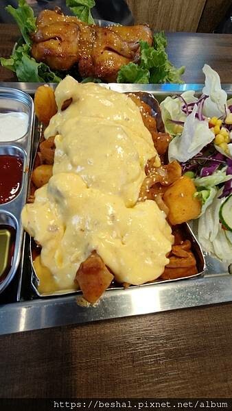 宜蘭壯圍超人氣韓式料理 朋月栻古亭穀倉韓雞一號倉尺洞 超浮誇