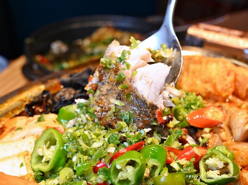 台中市北區蜀川香酸菜魚｜米塔集團旗下「蜀川香酸菜魚」進軍台中！台中首間店就在中友百貨