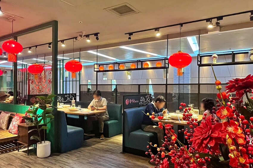 台中市北區台中酸菜魚新店再一發！各式功夫川菜端上桌，竟然還有臭豆腐尬皮蛋！即日起至7/31，指定餐點買一送二！