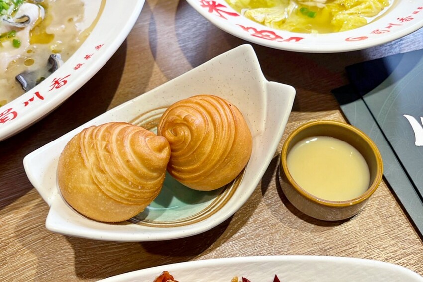 台中市北區台中酸菜魚新店再一發！各式功夫川菜端上桌，竟然還有臭豆腐尬皮蛋！即日起至7/31，指定餐點買一送二！