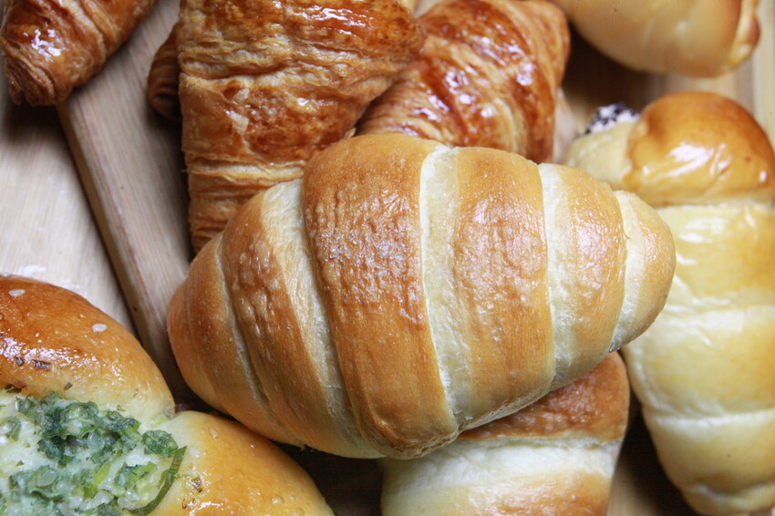 高雄市前鎮區吃。高雄美食|前鎮區。「以和麵包專門店」新店報報!!!!日式氛圍偏平價麵包店,專賣台式、歐式及日式麵包等