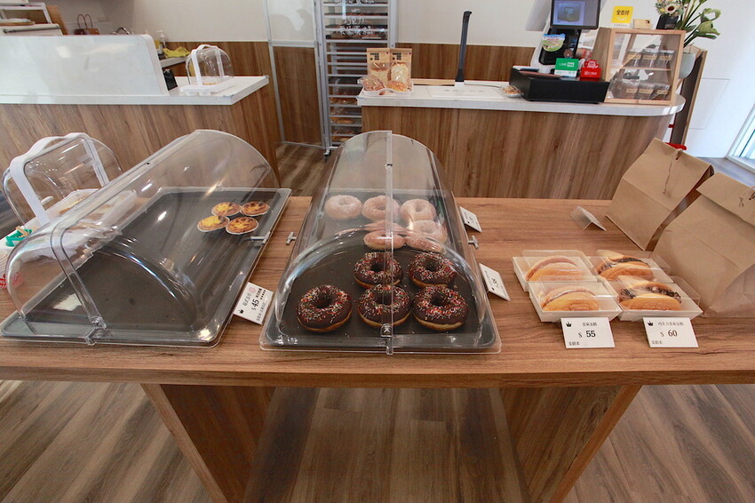 高雄市前鎮區吃。高雄美食|前鎮區。「以和麵包專門店」新店報報!!!!日式氛圍偏平價麵包店,專賣台式、歐式及日式麵包等