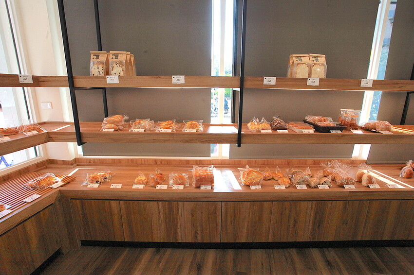 高雄市前鎮區吃。高雄美食|前鎮區。「以和麵包專門店」新店報報!!!!日式氛圍偏平價麵包店,專賣台式、歐式及日式麵包等