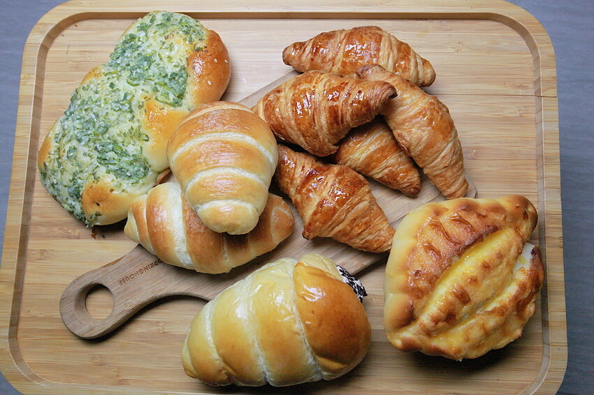 高雄市前鎮區吃。高雄美食|前鎮區。「以和麵包專門店」新店報報!!!!日式氛圍偏平價麵包店,專賣台式、歐式及日式麵包等