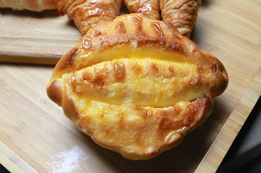 高雄市前鎮區吃。高雄美食|前鎮區。「以和麵包專門店」新店報報!!!!日式氛圍偏平價麵包店,專賣台式、歐式及日式麵包等